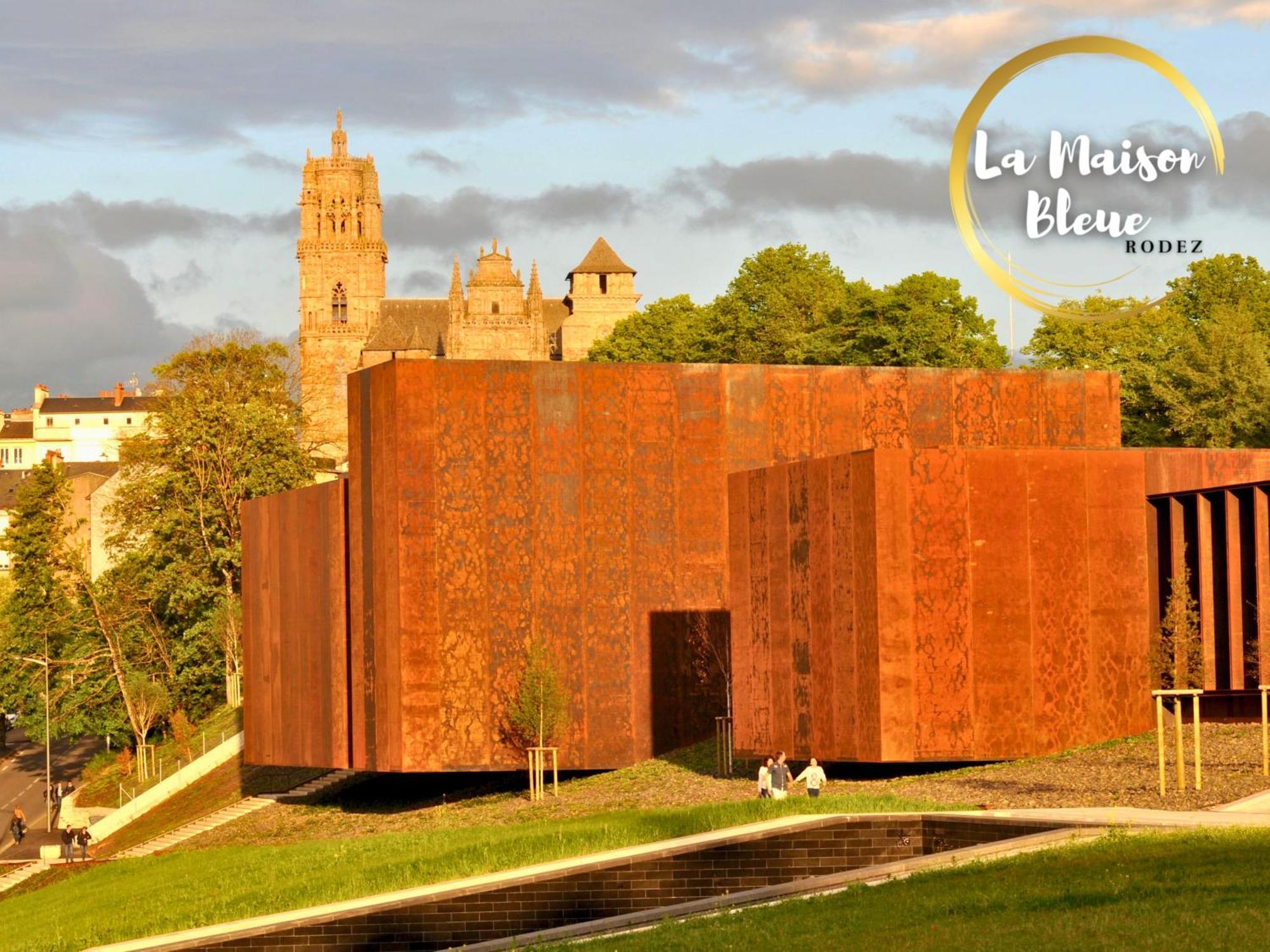 La Maison Bleue, Un Emplacement De Choix A ロデーズ エクステリア 写真